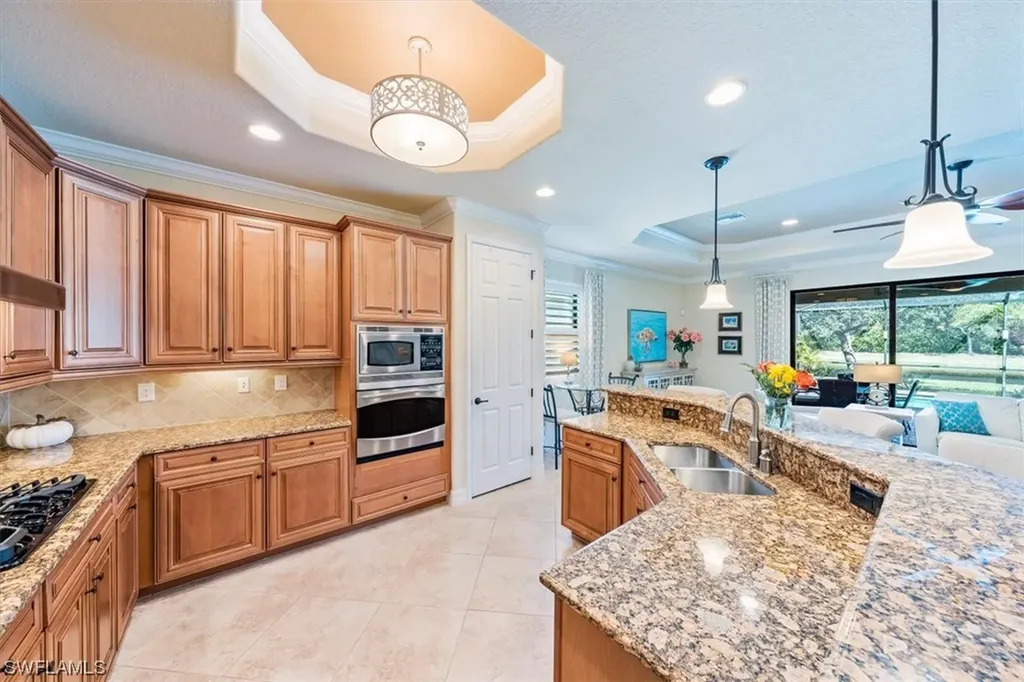 3022 Aviamar Circle Naples FL 34114