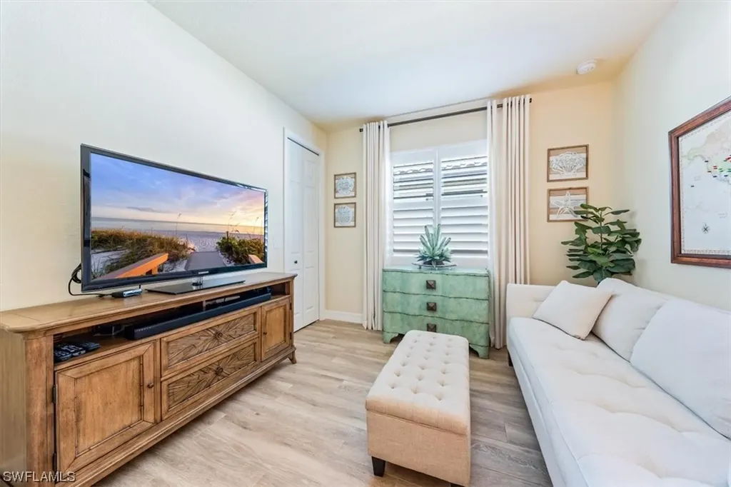 3022 Aviamar Circle Naples FL 34114