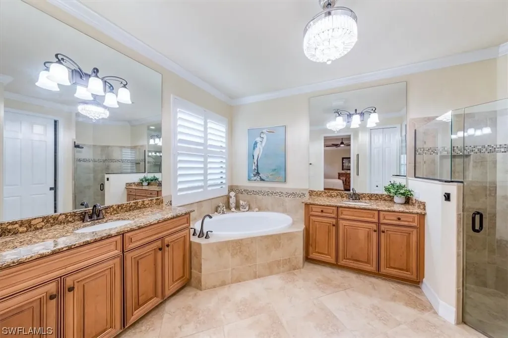3022 Aviamar Circle Naples FL 34114