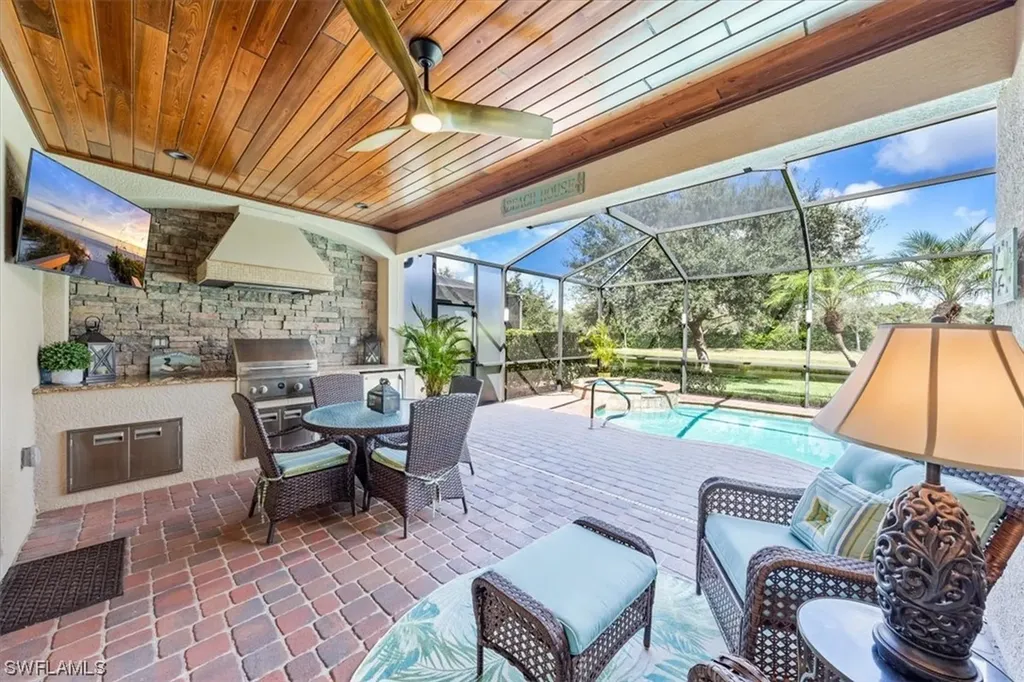 3022 Aviamar Circle Naples FL 34114