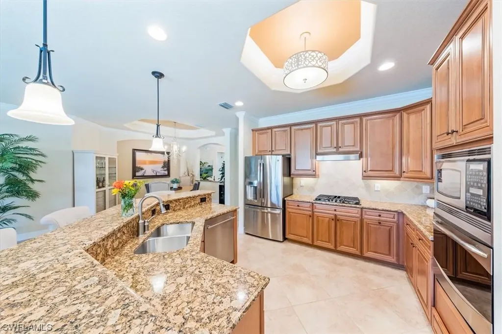3022 Aviamar Circle Naples FL 34114