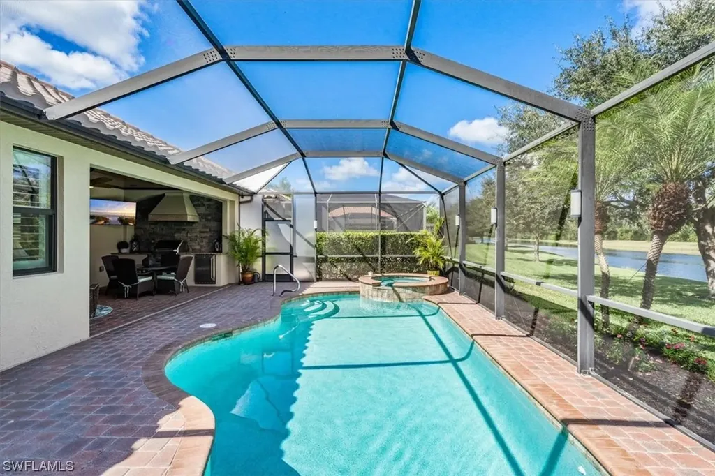 3022 Aviamar Circle Naples FL 34114