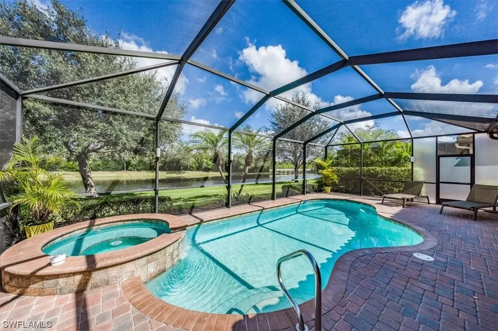 3022 Aviamar Circle Naples FL 34114