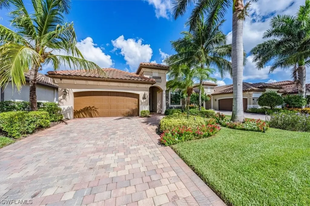 3022 Aviamar Circle Naples FL 34114