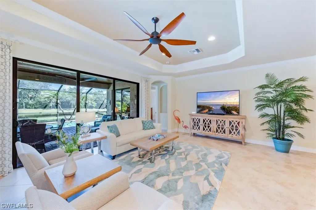 3022 Aviamar Circle Naples FL 34114