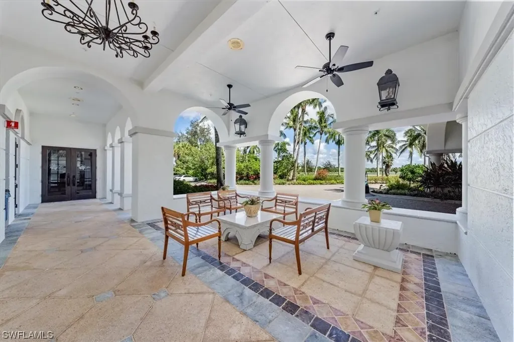 3022 Aviamar Circle Naples FL 34114