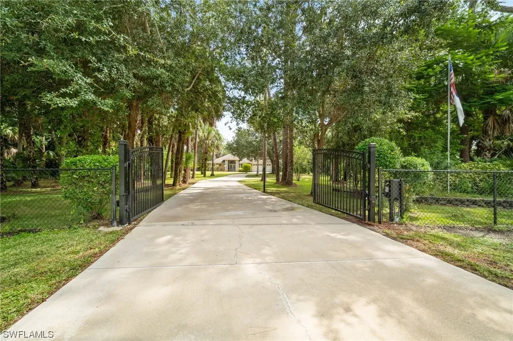 440 9th Street NW Naples FL 34120