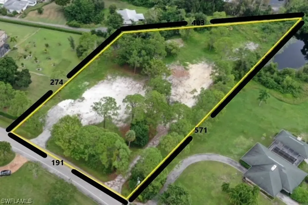 120 East Avenue Naples FL 34108