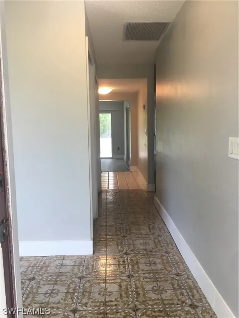 1429 S Larkwood Square Fort Myers FL 33919