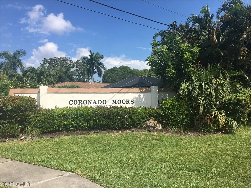 1429 S Larkwood Square Fort Myers FL 33919