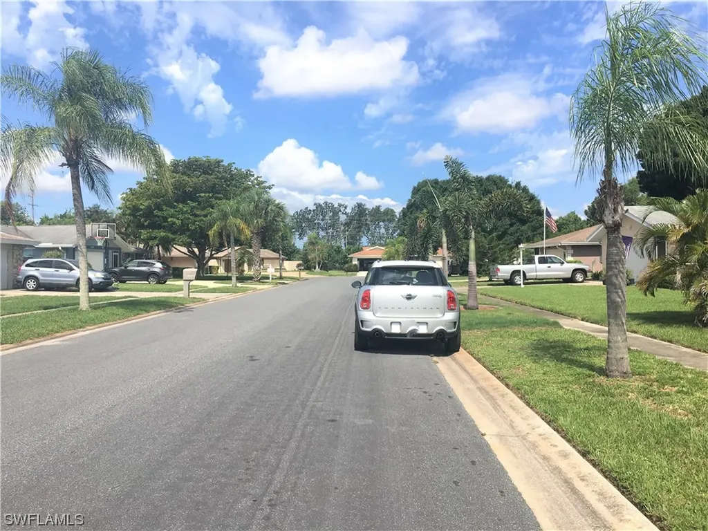 1429 S Larkwood Square Fort Myers FL 33919
