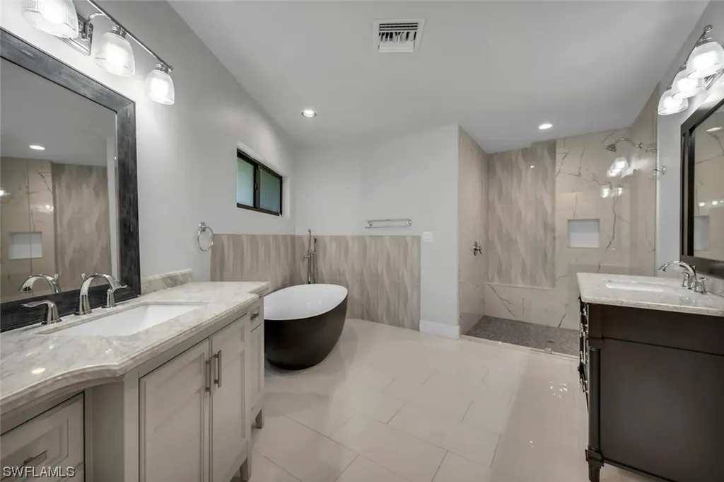 1974 Countess Court Naples FL 34110
