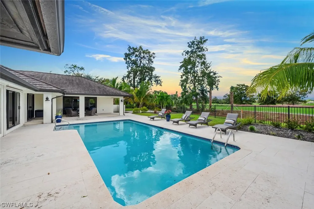 1974 Countess Court Naples FL 34110