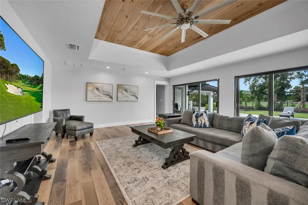 1974 Countess Court Naples FL 34110