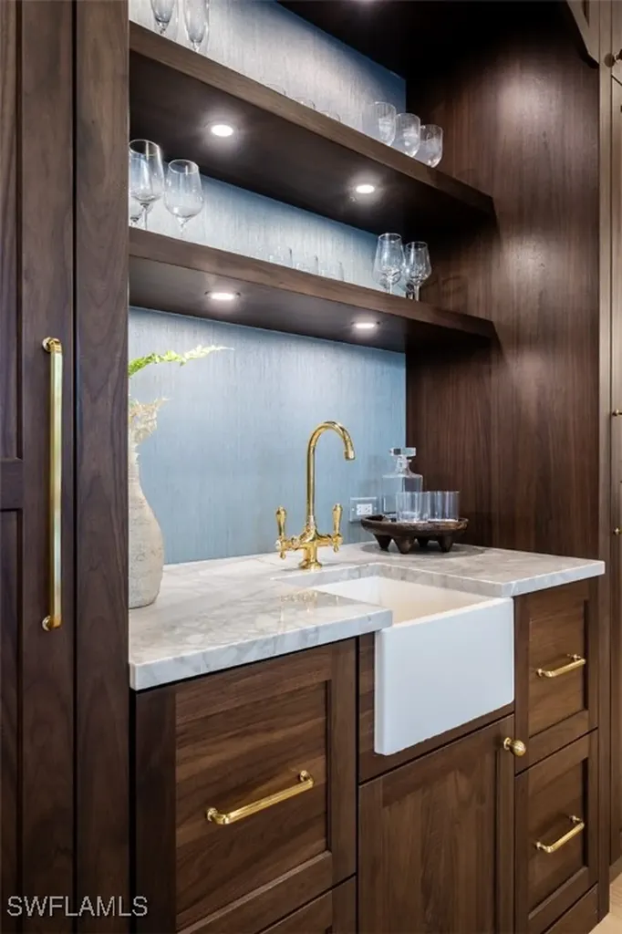 190 7th Avenue N Naples FL 34102