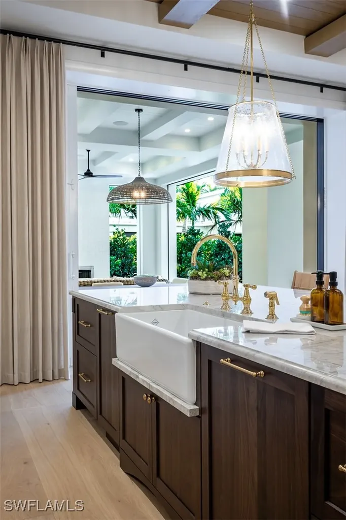 190 7th Avenue N Naples FL 34102