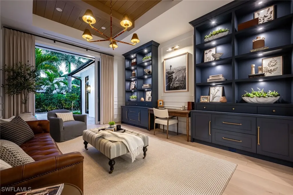 190 7th Avenue N Naples FL 34102