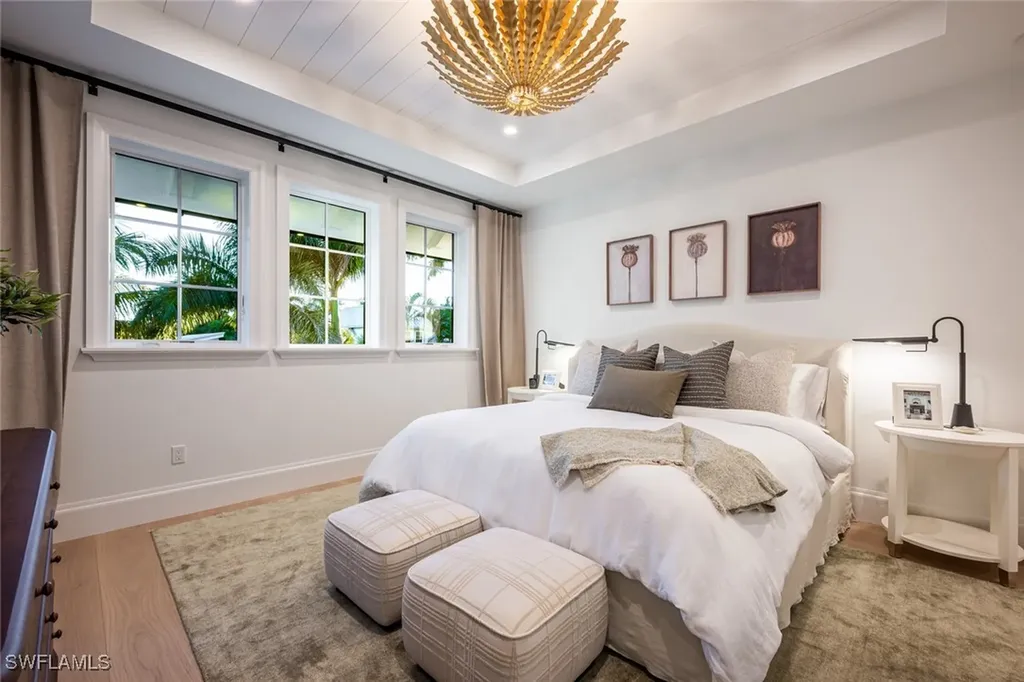 190 7th Avenue N Naples FL 34102