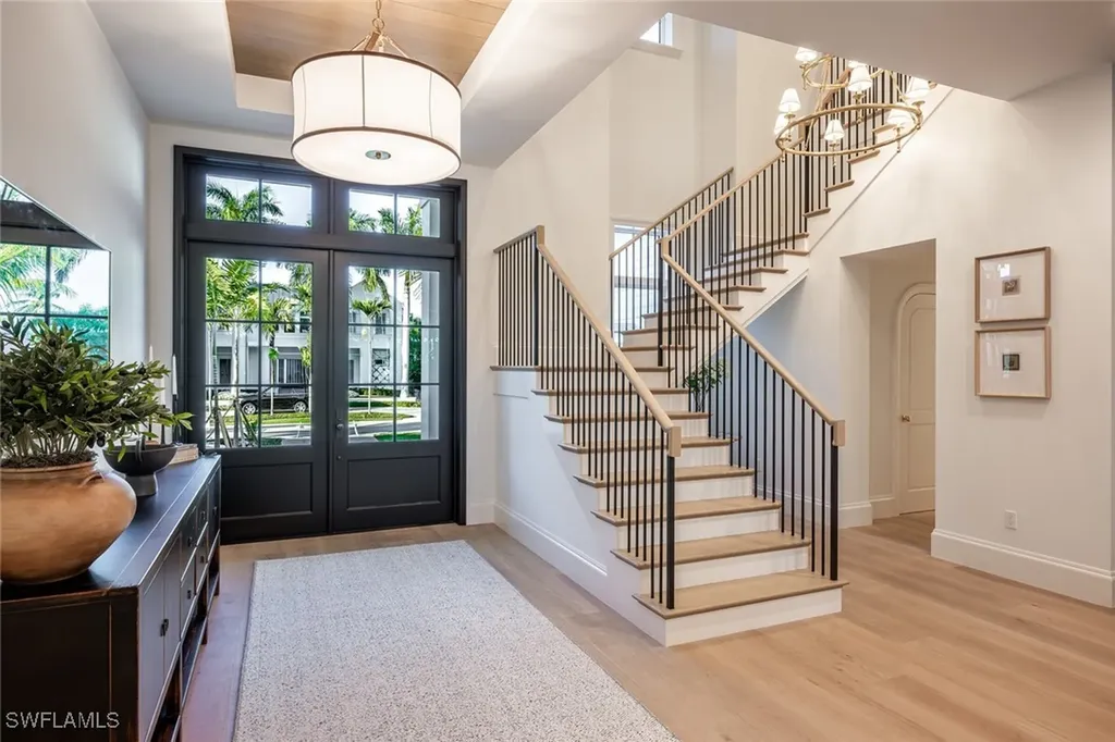 190 7th Avenue N Naples FL 34102