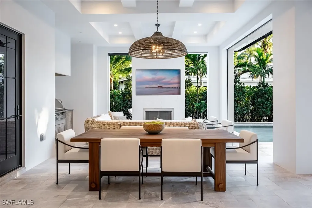 190 7th Avenue N Naples FL 34102
