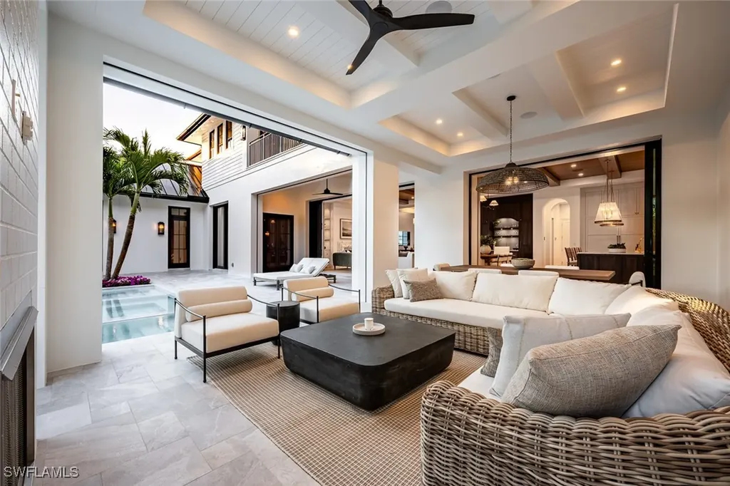 190 7th Avenue N Naples FL 34102