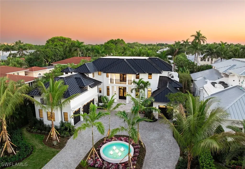 190 7th Avenue N Naples FL 34102