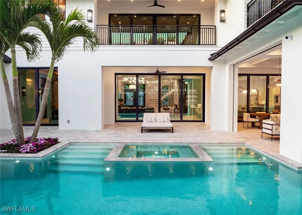190 7th Avenue N Naples FL 34102
