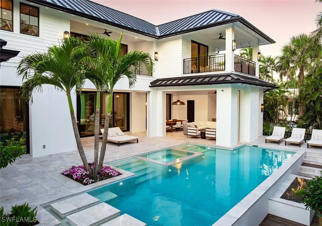 190 7th Avenue N Naples FL 34102