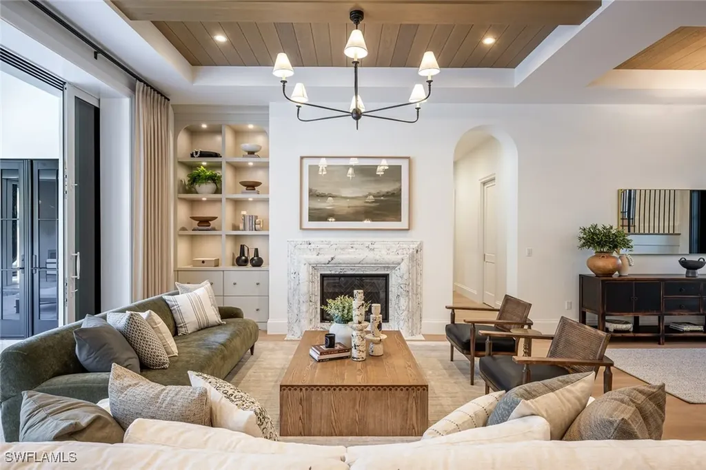 190 7th Avenue N Naples FL 34102