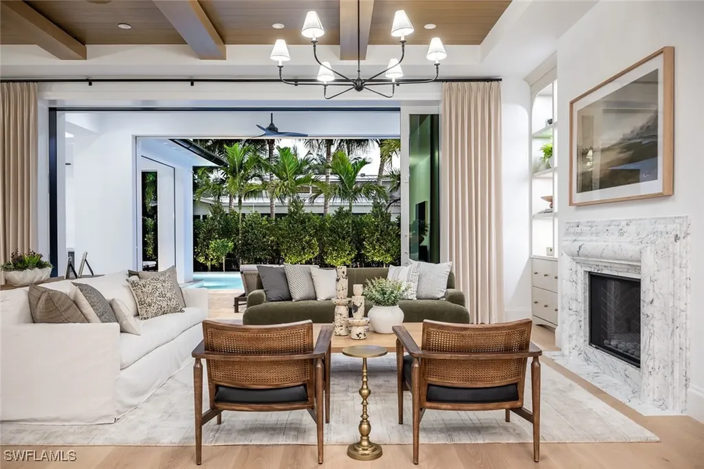 190 7th Avenue N Naples FL 34102