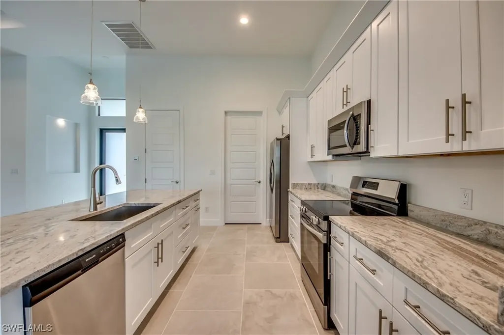1221 SW 38th Terrace Cape Coral FL 33914