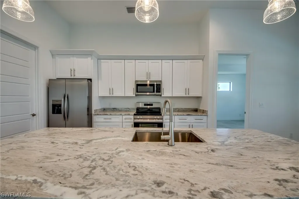1221 SW 38th Terrace Cape Coral FL 33914