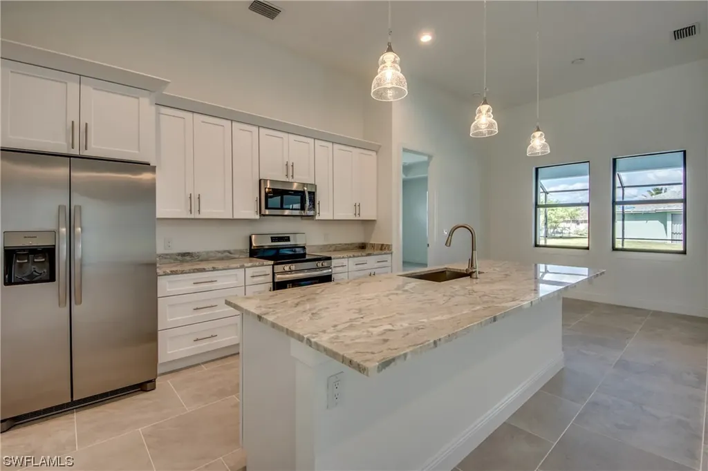 1221 SW 38th Terrace Cape Coral FL 33914