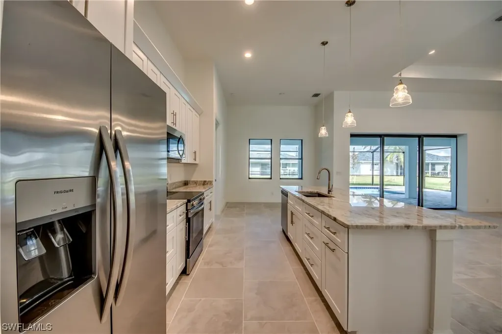 1221 SW 38th Terrace Cape Coral FL 33914
