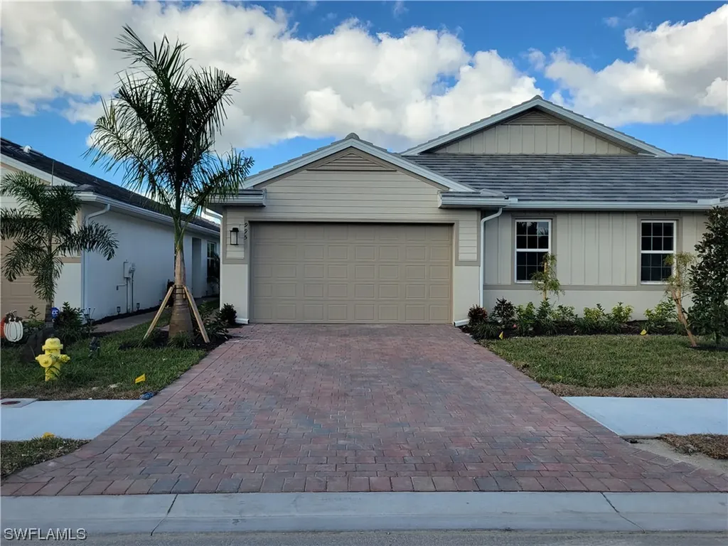 995 Enbrook Loop Naples FL 34114