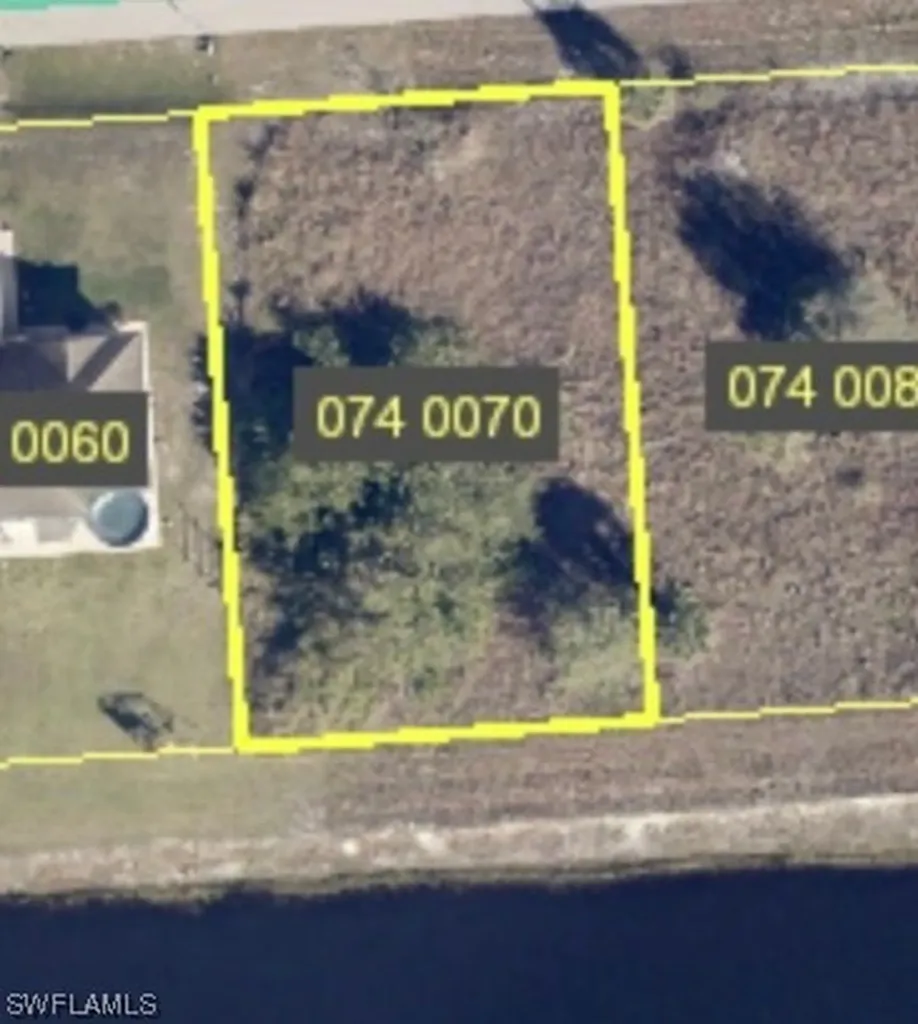 1116 Hudson Street E Lehigh Acres FL 33974