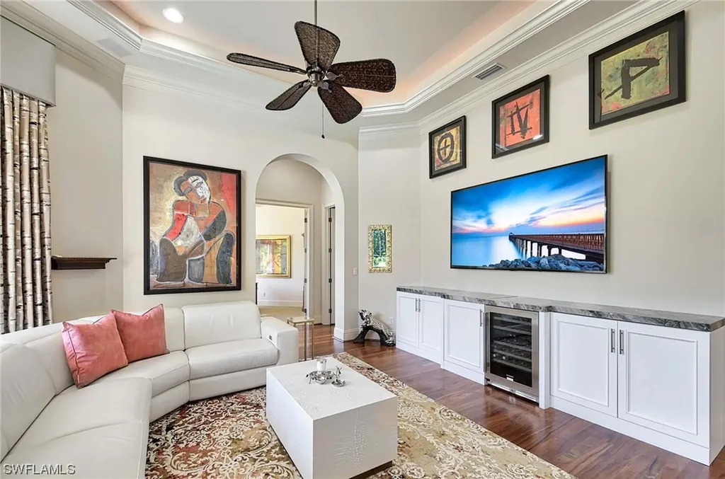 2906 Leonardo Avenue Naples FL 34119