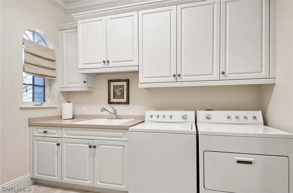 2906 Leonardo Avenue Naples FL 34119
