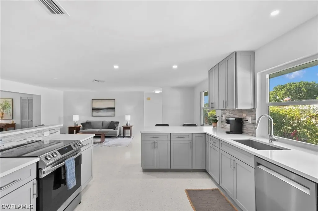 84 9th Street Bonita Springs FL 34134