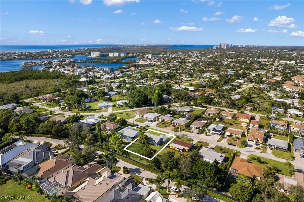 84 9th Street Bonita Springs FL 34134