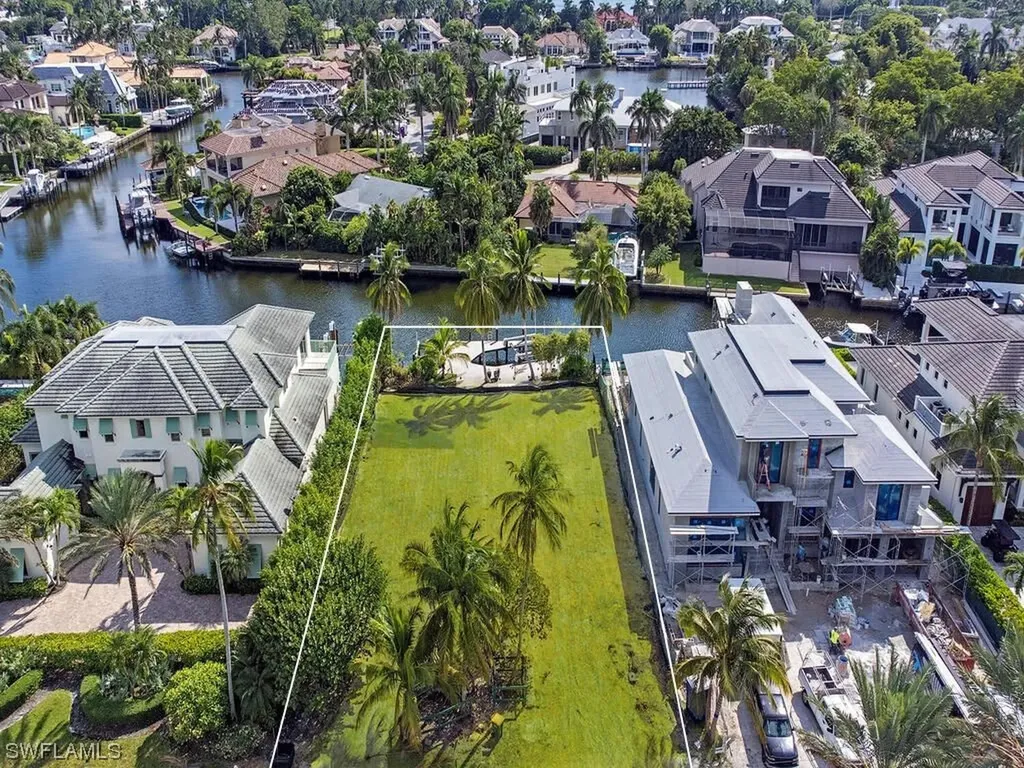 688 21st Avenue S Naples FL 34102