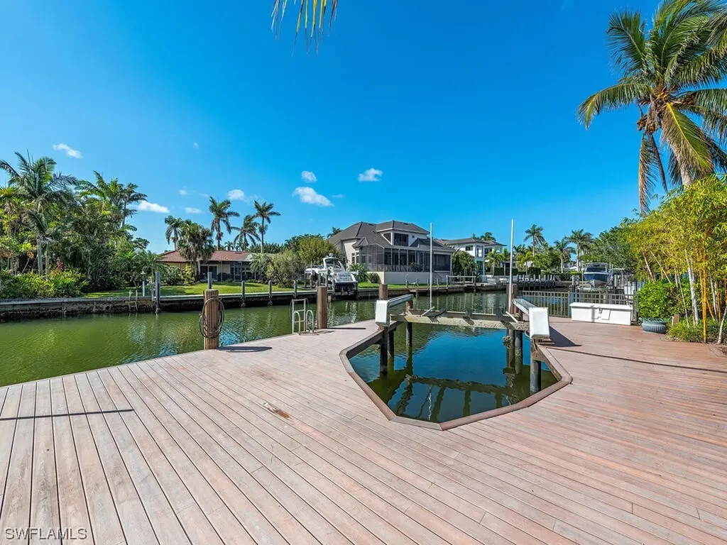 688 21st Avenue S Naples FL 34102