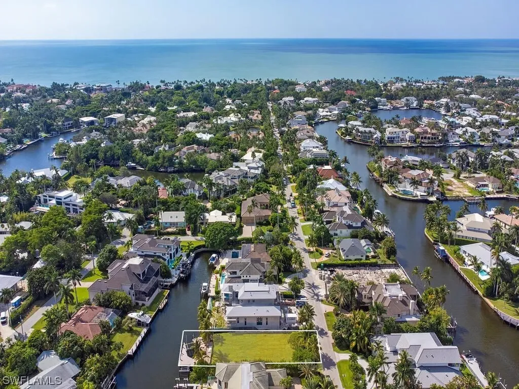688 21st Avenue S Naples FL 34102