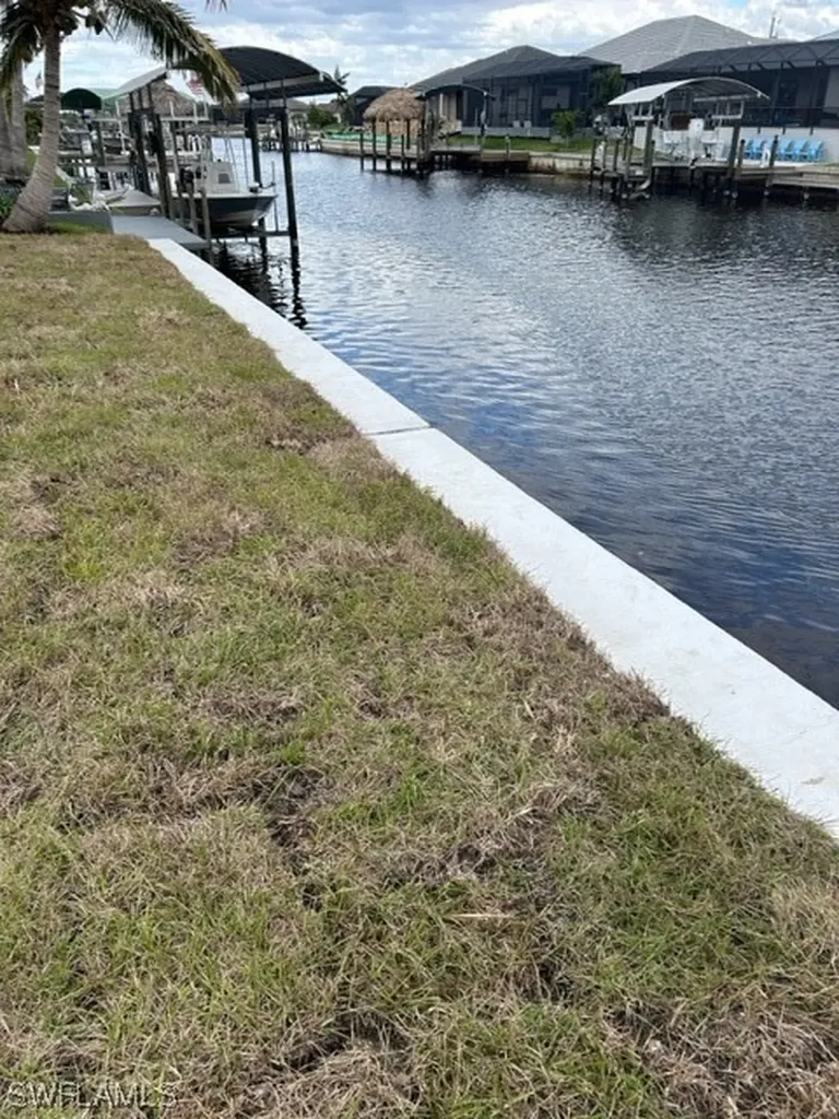 1239 NW 39th Avenue Cape Coral FL 33993
