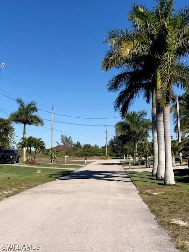 1239 NW 39th Avenue Cape Coral FL 33993