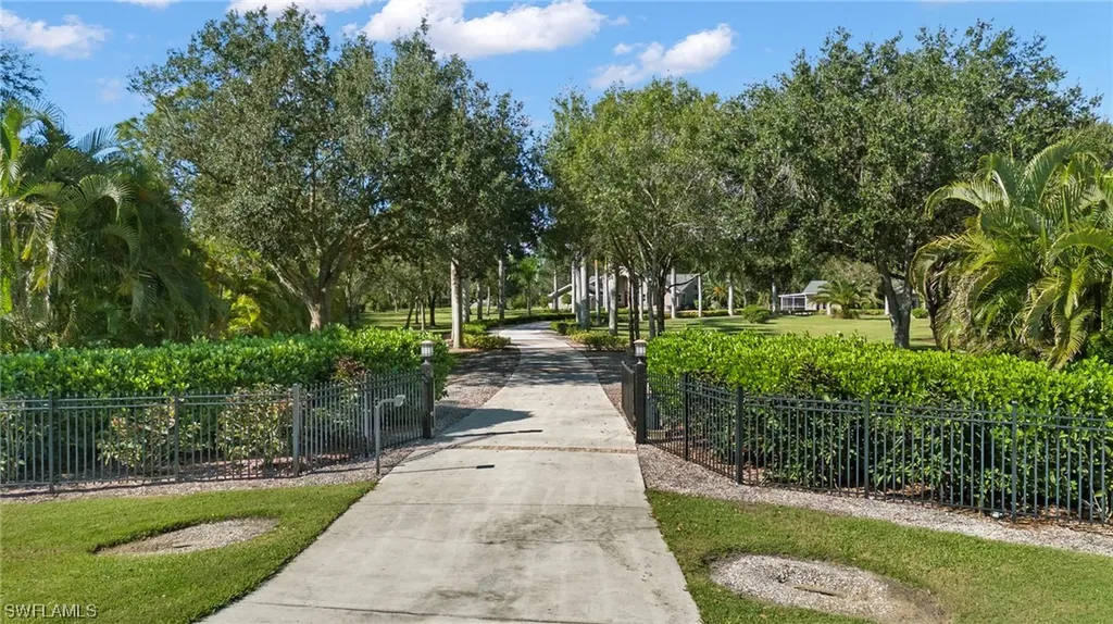 18831/41 Serenoa Court Alva FL 33920