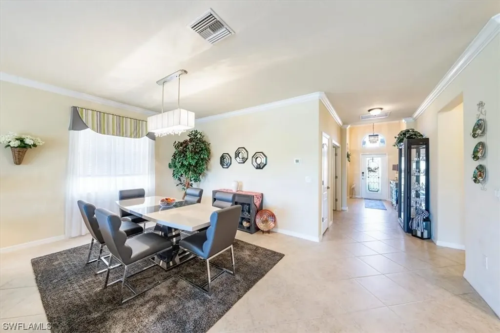 2462 Heydon Circle E Naples FL 34120