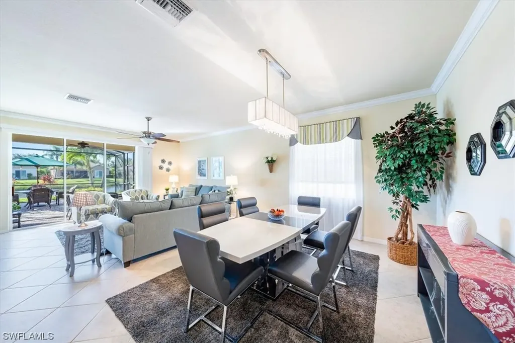 2462 Heydon Circle E Naples FL 34120