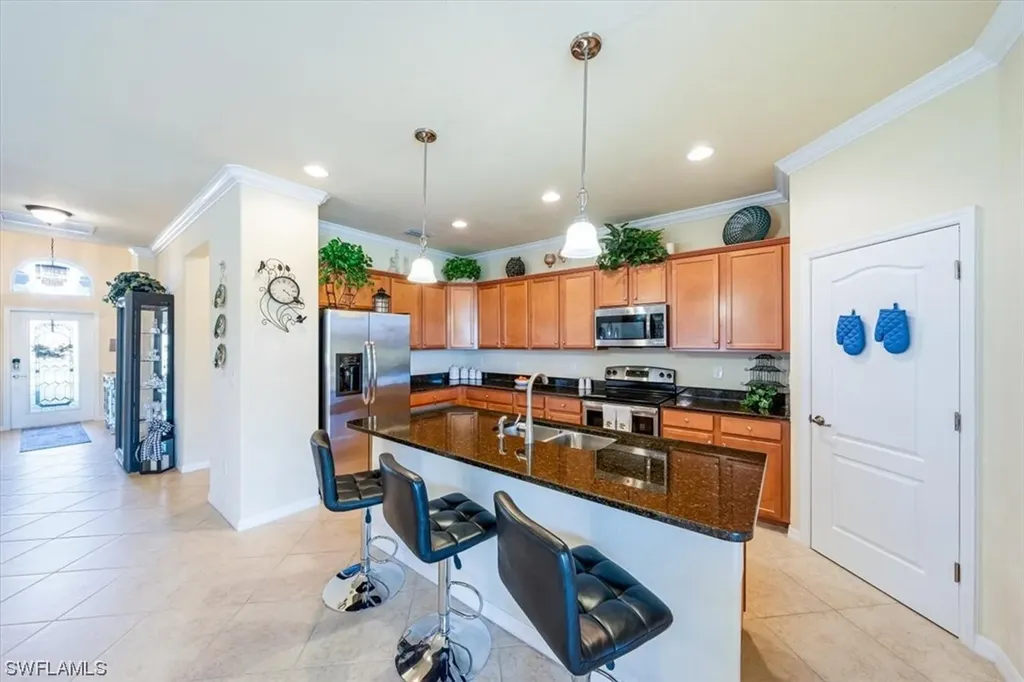 2462 Heydon Circle E Naples FL 34120