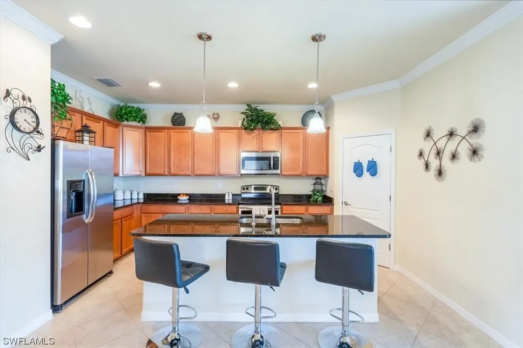 2462 Heydon Circle E Naples FL 34120